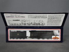Bachmann Branch-Line - an OO gauge Gresley A4 locomotive and tender 4-6-2 'Dominion of New Zealand'