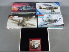 Airfix - Monogram - Hasegawa - A group of 5 x model kits in various scales including # 5239