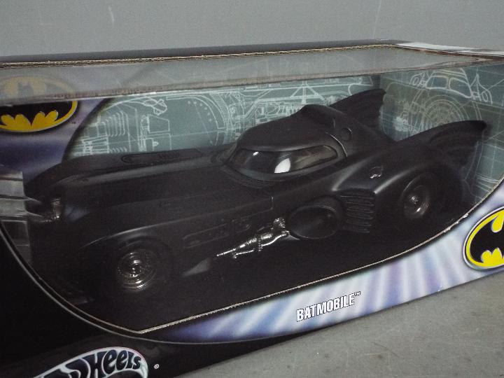 Hot Wheels - A boxed diecast 1:18 scale Batmobile by Hot Wheels. - Image 2 of 3