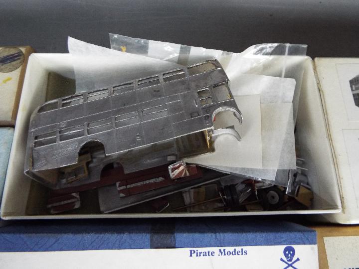 Anbrico - Pirate Models - Lowland - A collection of 9 x 1:76 scale pre or part built model buses - Image 3 of 3