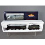 Bachmann Branch-Line - an OO gauge V2 locomotive and tender 2-6-2 'Green Arrow' op no 60800,