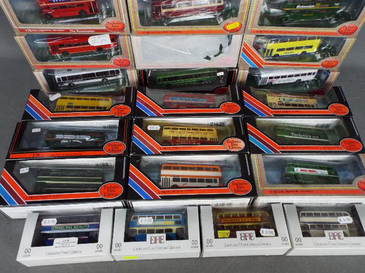 EFE - A collection of 30 x boxed bus models in 1:76 scale including # 31505 East London Platinum - Image 2 of 3