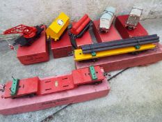 Hornby - a collection of O gauge tin-plate rolling stock comprising seven items,