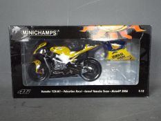 Minichamps - A 1:12 scale Yamaha YZR-M1 Valentino Rossi - Moto GP 2006.