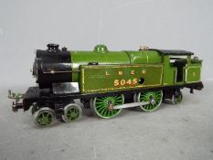 Hornby - an O gauge tank locomotive 4-4-2T, L&NER lined green livery,