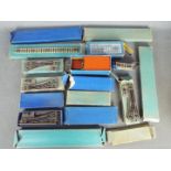 Hornby Dublo - A collection of boxed Hornby Dublo 3-Rail ,