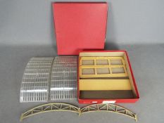 Hornby - A boxed # 5084 Canopy Extension set for Terminal or Through station kits.