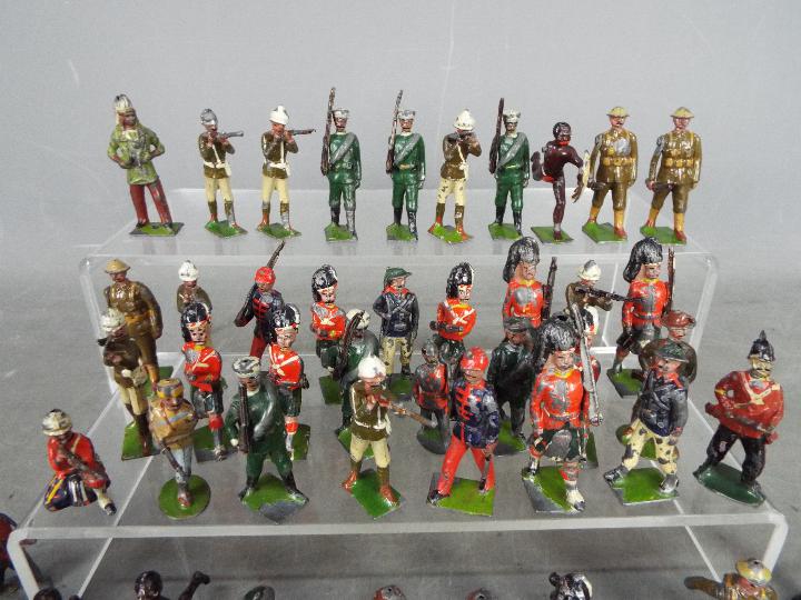 Britains, Johillco, Others - A collection of over 80 mainly vintage military figures. - Bild 2 aus 3