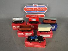 Hornby Dublo - A collection of 20 x boxed wagons including # SD6 8-Ton Cattle Wagon ,