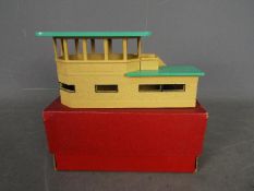 Hornby Dublo - A boxed # 5080 Signal Cabin with the rare green roof in Very Good condition but