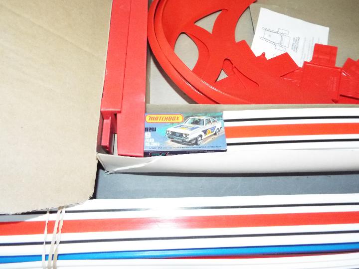 Matchbox - 2 x boxed sets of track with 3 x boxed vehicles and additional track. - Image 4 of 4