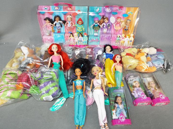 Mattel - Barbie - Shelly - A collection of 9 x loose and 5 x boxed dolls including two Shelly doll