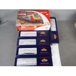 Bachmann Branch-Line - an OO gauge boxed set class 221 Virgin Super Voyager 5-car unit with unique