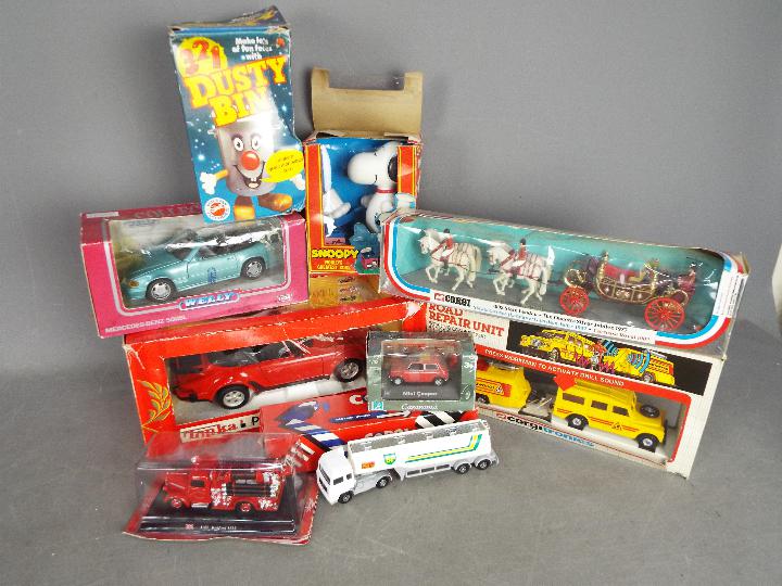 Corgi - Tonka - Peter Pan Playthings - A lot of vintage cars and toys including # 1009 Corgitronics