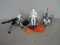 Hasbro - Kenner - Star Wars - A group of 3 x loose figures with some accessories including Black
