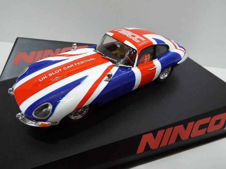 Ninco - NSCC - Limited Edition 71 of 100 Slot Car model in 1:32 Scale - # 50620 Jaguar