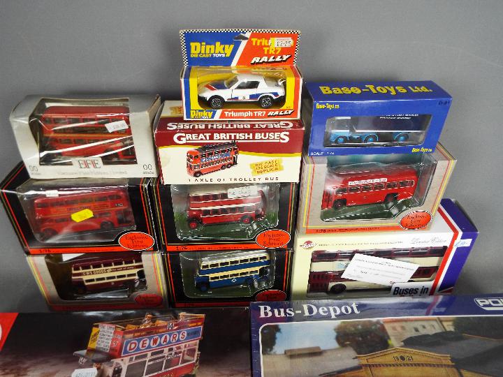 EFE - Corgi - Dinky - A collection of 10 x boxed diecast vehicles and 2 x boxed model kits - Image 2 of 3