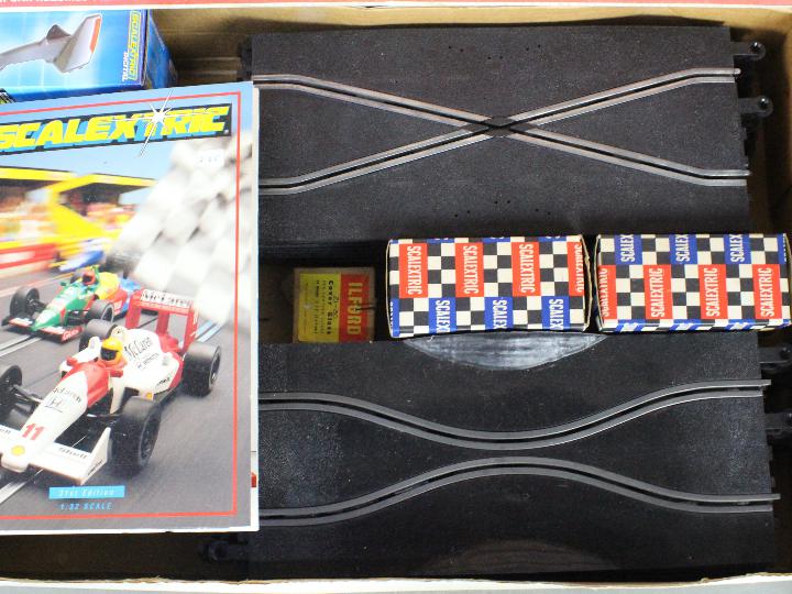 Scalextric - A box with a quantity of track, 2 x analogue controllers, - Image 4 of 5