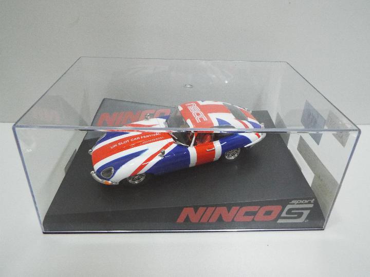 Ninco - NSCC - Limited Edition 71 of 100 Slot Car model in 1:32 Scale - # 50620 Jaguar - Image 2 of 2