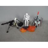 Hasbro - Kenner - Star Wars - A group of 3 x loose figures with some accessories including Black