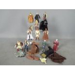 Hasbro - A collection of 14 x 2004 dated figures including Lando Calrissian, Palpatine,