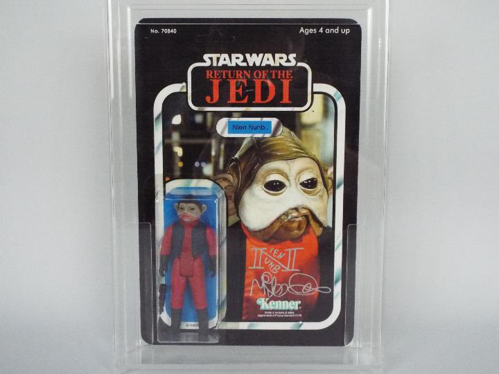 Star Wars, Kenner - A vintage Kenner 1983 Star Wars ROTJ 'Nien Nunb' 3 3/4"action figure.