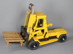 Wooden Toy Truck - A large scale wooden Hyster Fork lift truck made to a Richard Blizzard pattern
