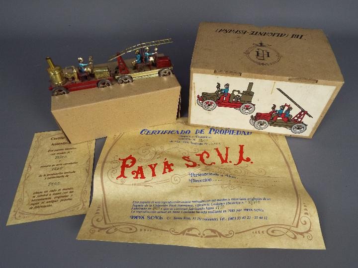 Paya - A boxed tinplate Paya 99/100 Limited Edition Fire Engine Set no.1260 of 5000 produced.
