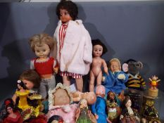 The Singing Doll Co - Mattel - A collection of 26 x vintage dolls in various sizes from 4 inches to