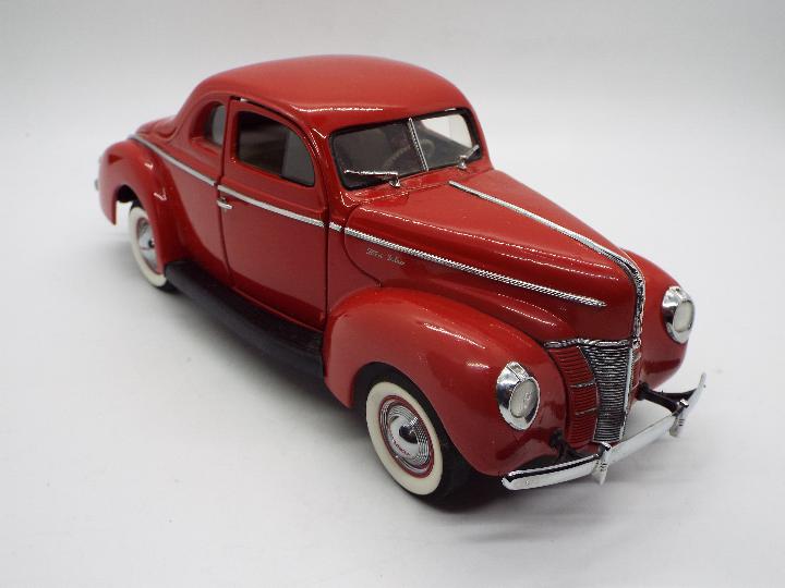 Danbury Mint - A boxed Danbury Mint 1:24 scale 1940 Ford Deluxe Coupe. - Image 2 of 5