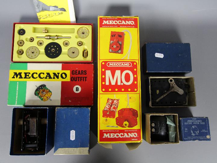 Meccano - 5 x boxed motor and gear sets, # EO20, # E15R, # No.1, # MO, # Gears Outfit B.