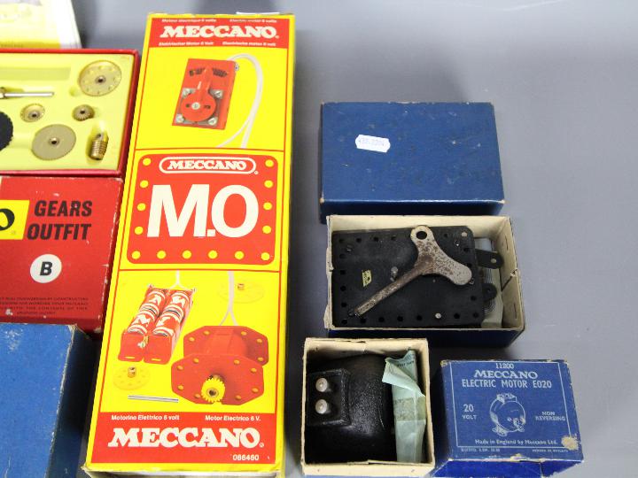 Meccano - 5 x boxed motor and gear sets, # EO20, # E15R, # No.1, # MO, # Gears Outfit B. - Image 3 of 3