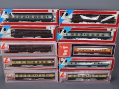 Lima - 10 x boxed 00 gauge railway carriages including # 305333W GWR Gaurd coach x 2,