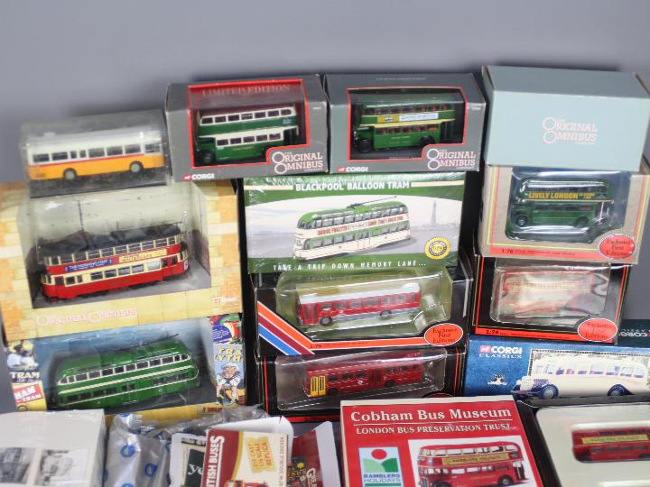 Corgi Original Omnibus, EFE, Atlas Editions, Other - 15 boxed diecast model buses and trams. - Image 3 of 3