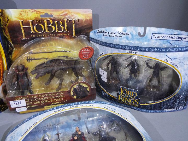 Vivid Imaginations - Play Along - 6 x boxed figures from The Hobbit and The Lord Of The Rings - Image 2 of 2