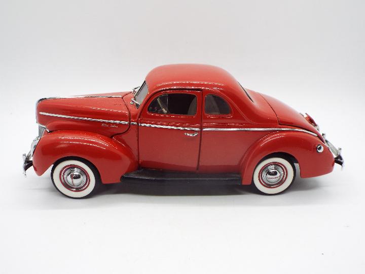 Danbury Mint - A boxed Danbury Mint 1:24 scale 1940 Ford Deluxe Coupe. - Image 3 of 5