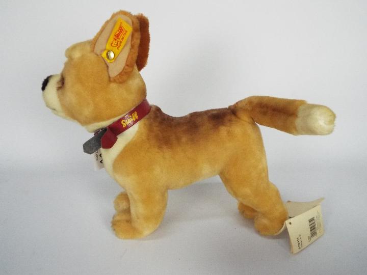 Steiff - two dogs - lot includes two Steiff dogs. One dog has a Steiff collar around its neck. - Image 3 of 6