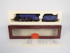 Hornby - A boxed Hornby 'R2036 Top Link' Limited Edition Class A3 4-6-2 steam locomotive and