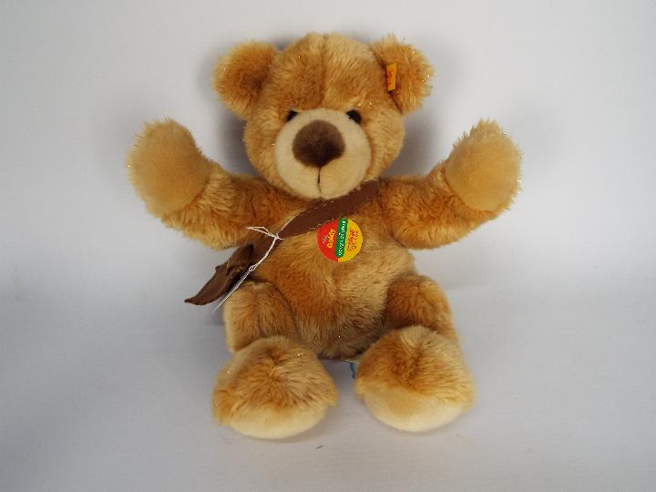 Steiff - two teddy bears - lot includes a "Goldy" Steiff bear that is wearing a brown satchel and - Image 6 of 9