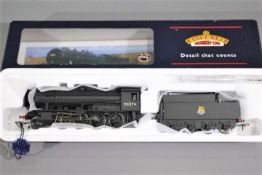 Bachmann - A boxed 00 gauge 2-8-0 WD Austerity loco in BR black operating number 90274.