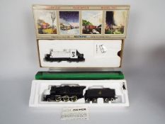 Walthers - Mehano - 2 x boxed HO gauge locos a # 932-4607 Electro-Motive EMD SW1 and a # 23177