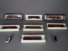 Bachmann - Mainline - A group of 9 x boxed 00 gauge wagons and coaches including # 34-400 Thompson