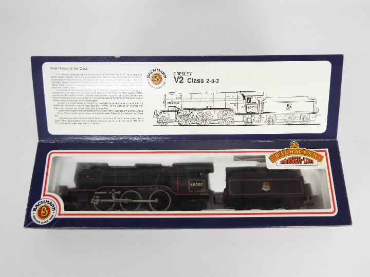 Bachmann - A boxed Bachmann #31-551 OO gauge V2 Class 2-6-2 steam locomotive and tender Op.No. - Image 4 of 4