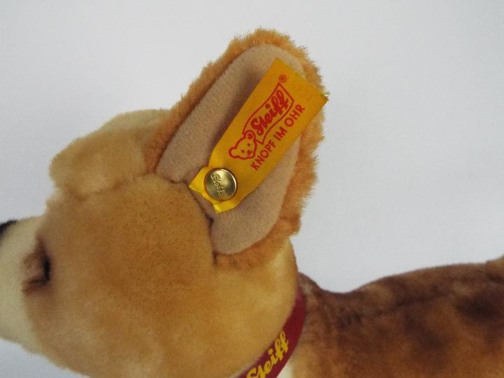 Steiff - two dogs - lot includes two Steiff dogs. One dog has a Steiff collar around its neck. - Image 4 of 6