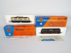 Roco - Two boxed HO gauge Continental Electric locomotives by Roco.