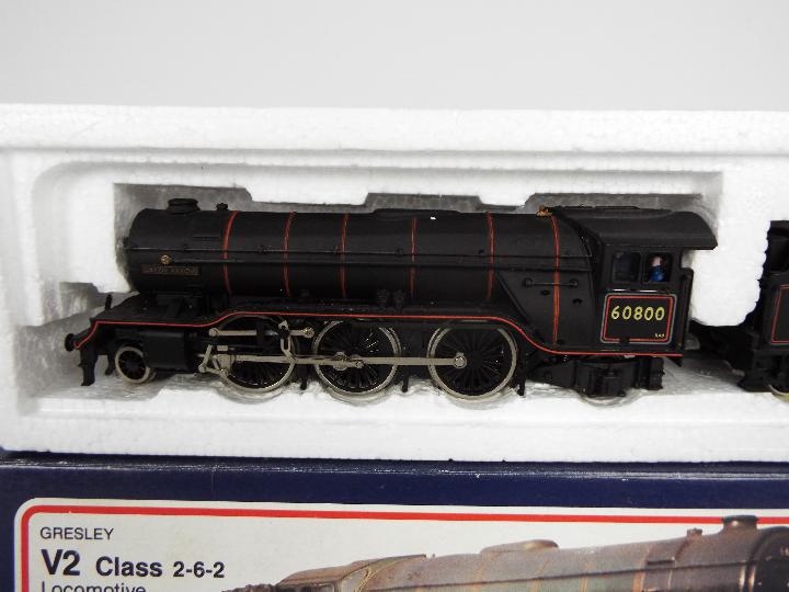 Bachmann - A boxed Bachmann #31-551 OO gauge V2 Class 2-6-2 steam locomotive and tender Op.No. - Image 2 of 4