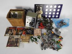 Britains - Crescent - Warhammer - Viewmaster - A collection of over 40 soldier figures mostly in