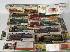 Airfix - A collection of 22 x boxed 00 scale model kits including # 05651-7 Biggin Hill loco x 2,