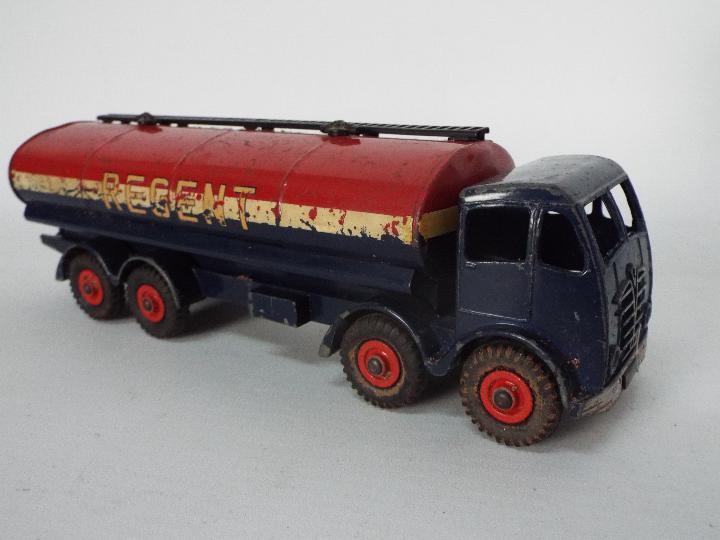 Dinky Toys - A boxed Dinky Toys #942 Foden Tanker 'Regent'; - Image 4 of 5