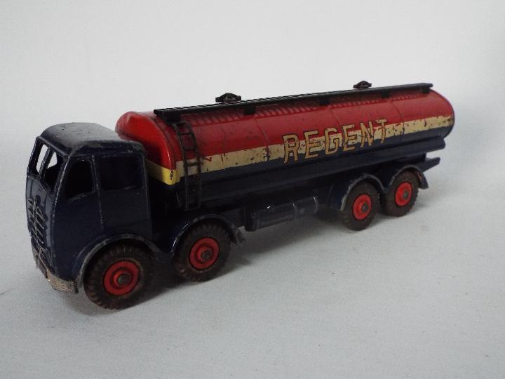 Dinky Toys - A boxed Dinky Toys #942 Foden Tanker 'Regent'; - Image 5 of 5